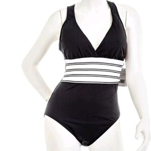 La Blanca Deep V Crossback one piece Swimsuit, Zig and Zag, Black White, 6
